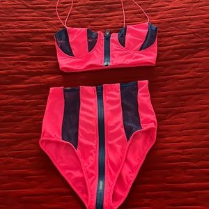 Swim suit with zipper accent